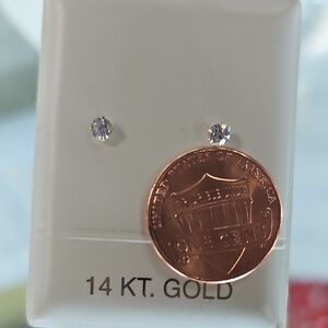 14 KT Gold Diamond Stud Earrings